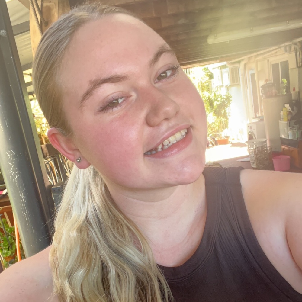 Meet your Posher, Jade